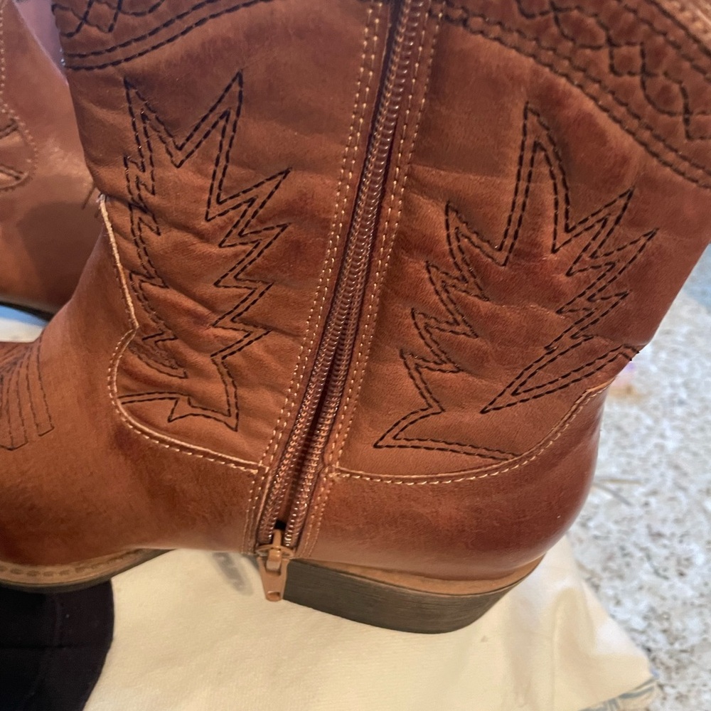 Coconuts by Matisse Brown Heeled Boots - Picture 4 of 9